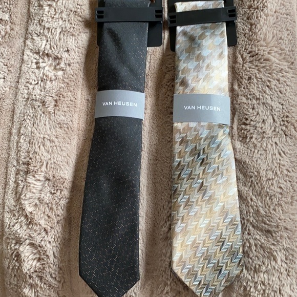 Van Heusen Other - Van Heusen Ties